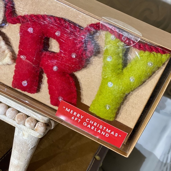 ⚡️Novogratz "MERRY CHRISTMAS" Garland - Picture 3 of 5